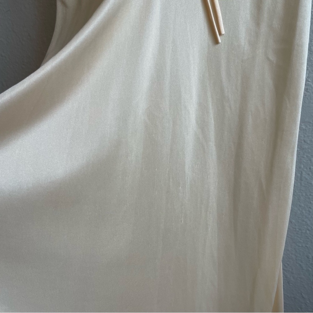 Vintage 1970s Lace-Trim Long Chemise Nightgown in Champagne - Picture 3 of 12